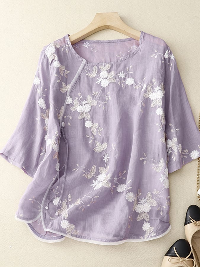 Claribel™ | Camisa étnica informal con bordado y colgante